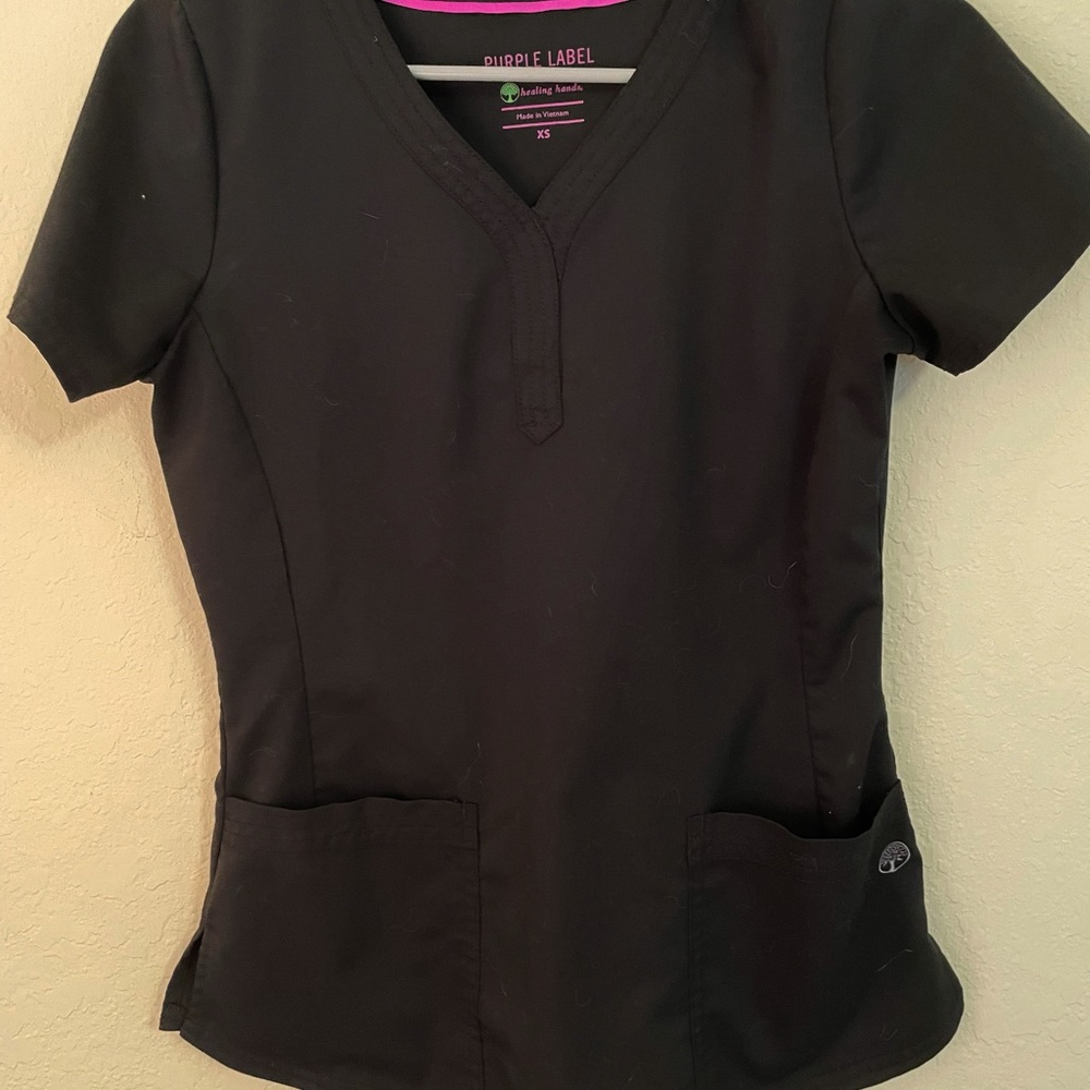 Flattering black scrub top with pockets xs